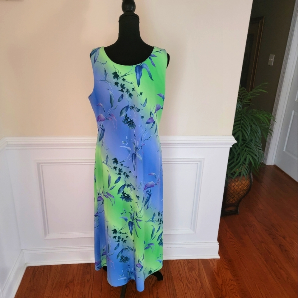 Menu Dress - Picture 3 of 7
